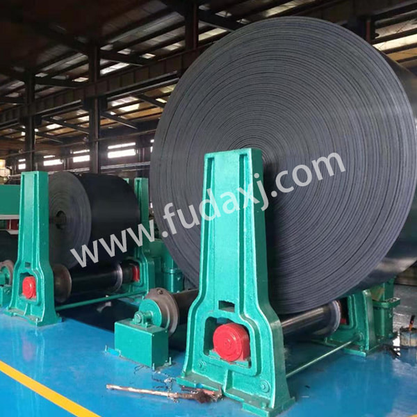 Abrasion resistant energy saving conveyor belts